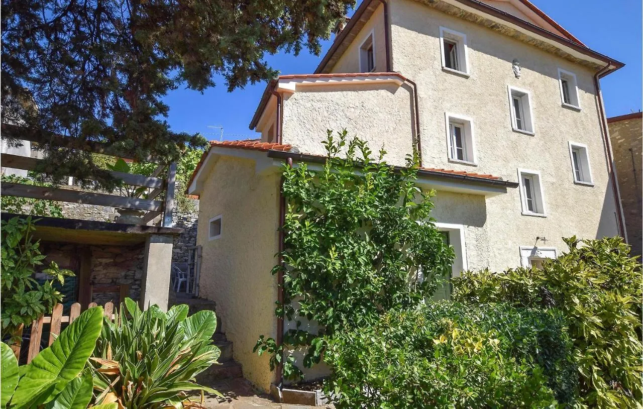 Holiday home 5 Bedroom Amazing Home In Fabbiano Fabbiano  Italy