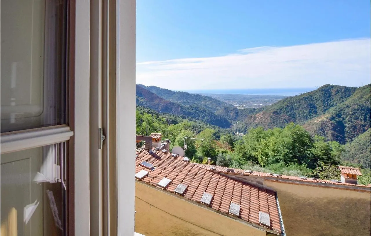 5 Bedroom Amazing Home In Fabbiano Fabbiano  0*, Fabbiano (Lucca) Italy